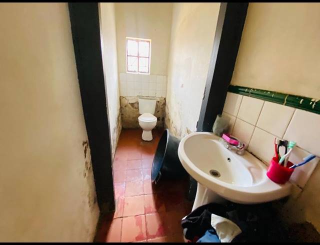 9 BEDROOM HOUSE FOR SALE IN SPRINGS CENTRAL